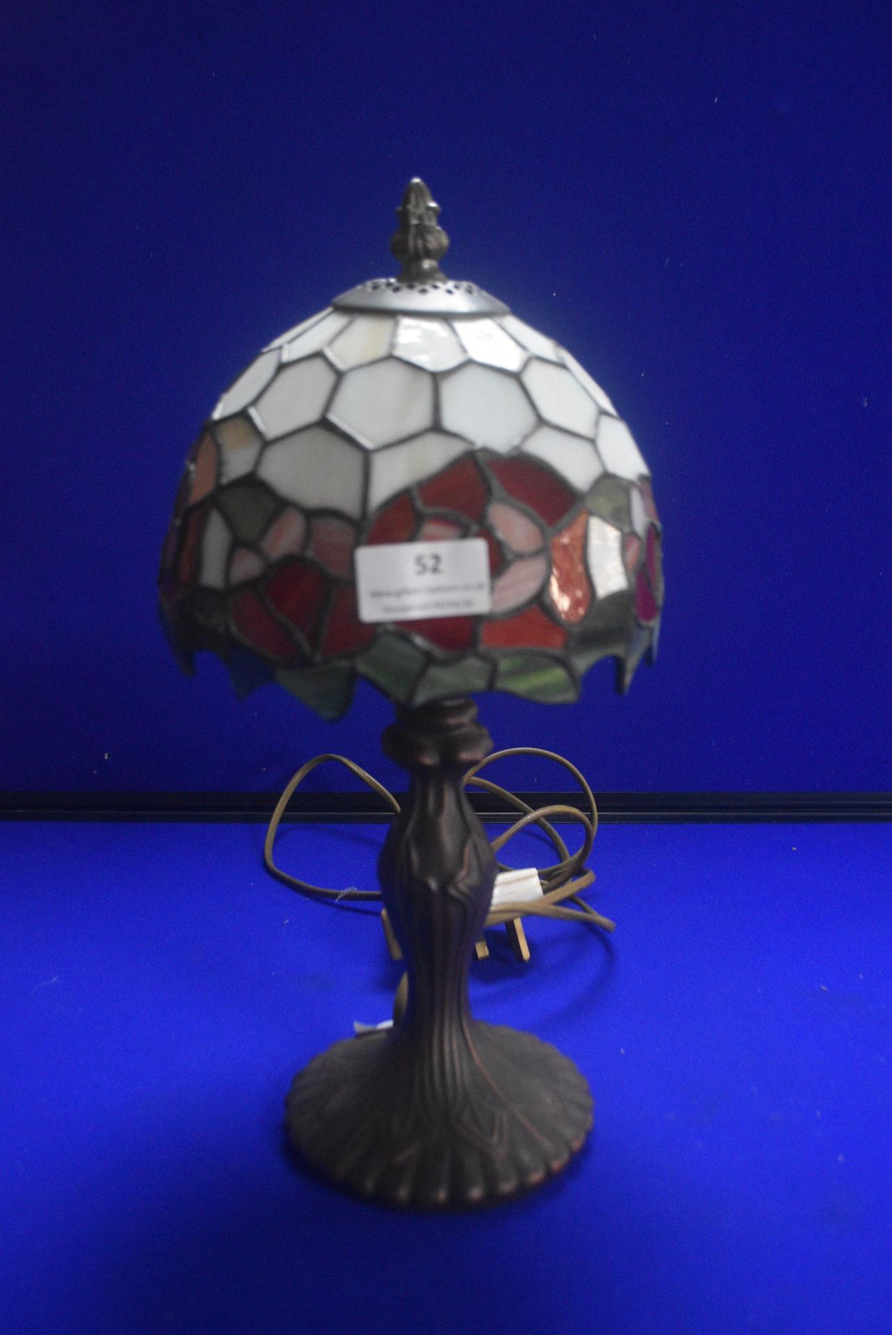 Small Tiffany Style Leaded Glass Table Lamp - Image 2 of 2