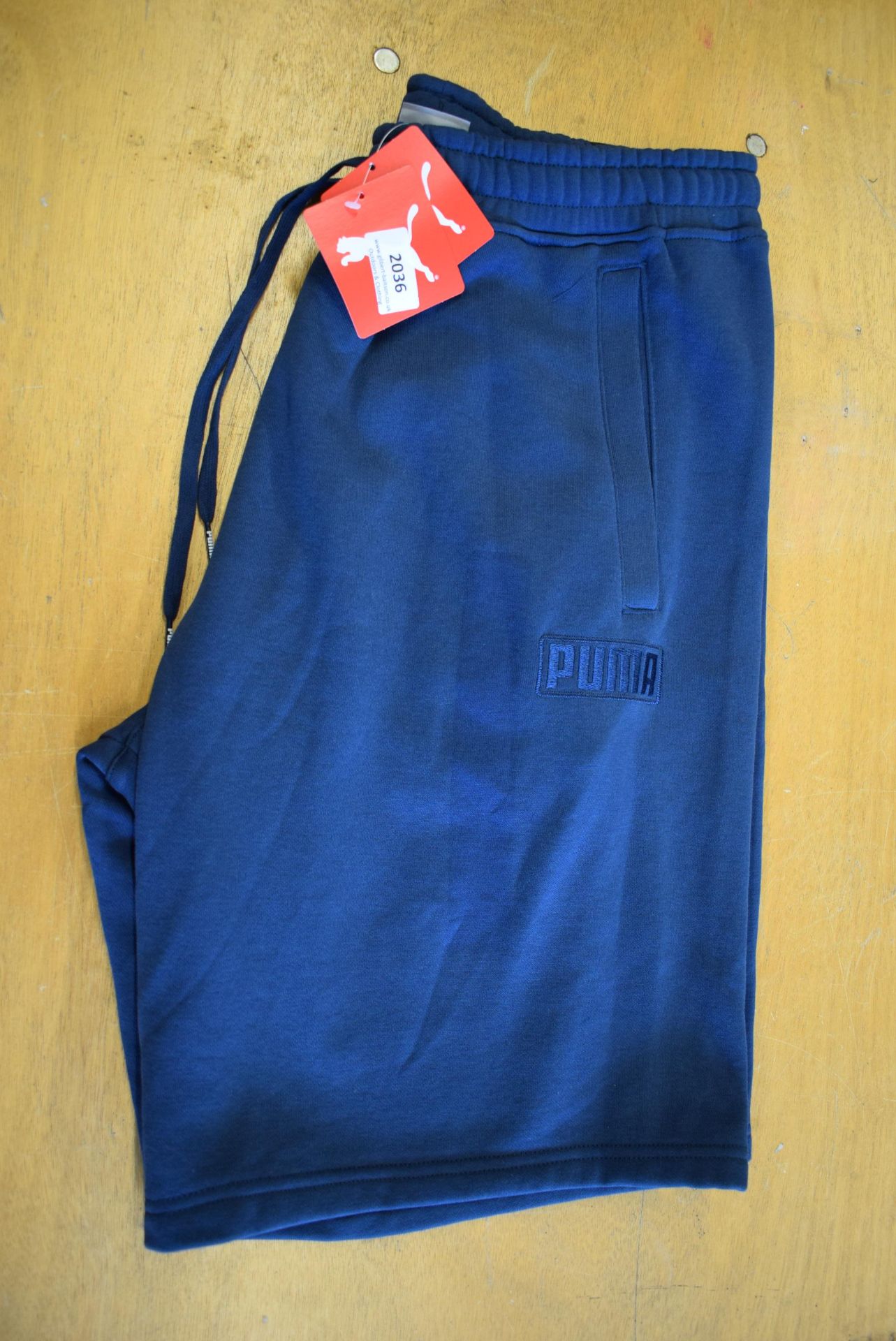 *Puma Navy Shorts Size: L