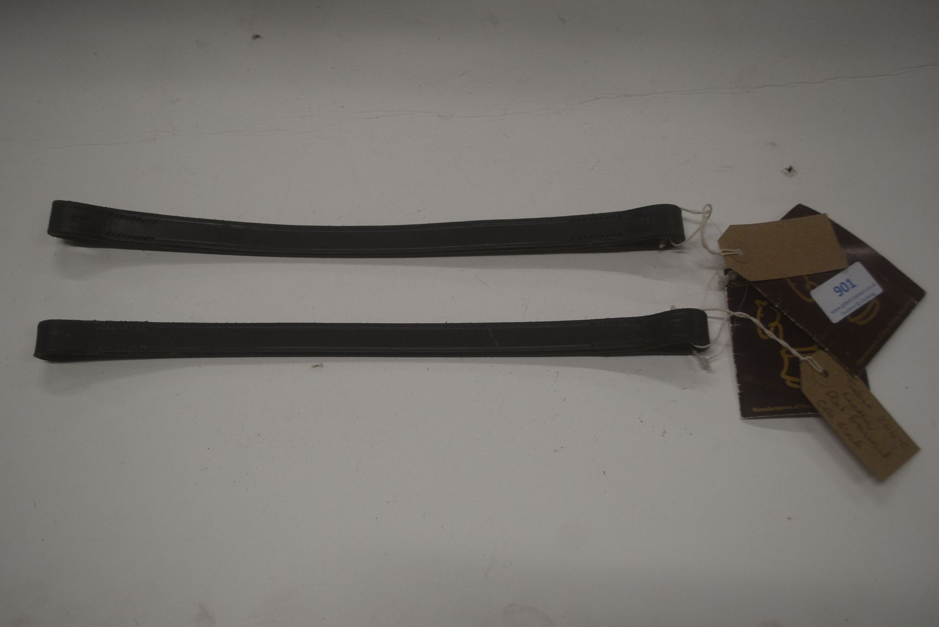 2x Sabre Leather Flat Brown Band in Black Size: Cob
