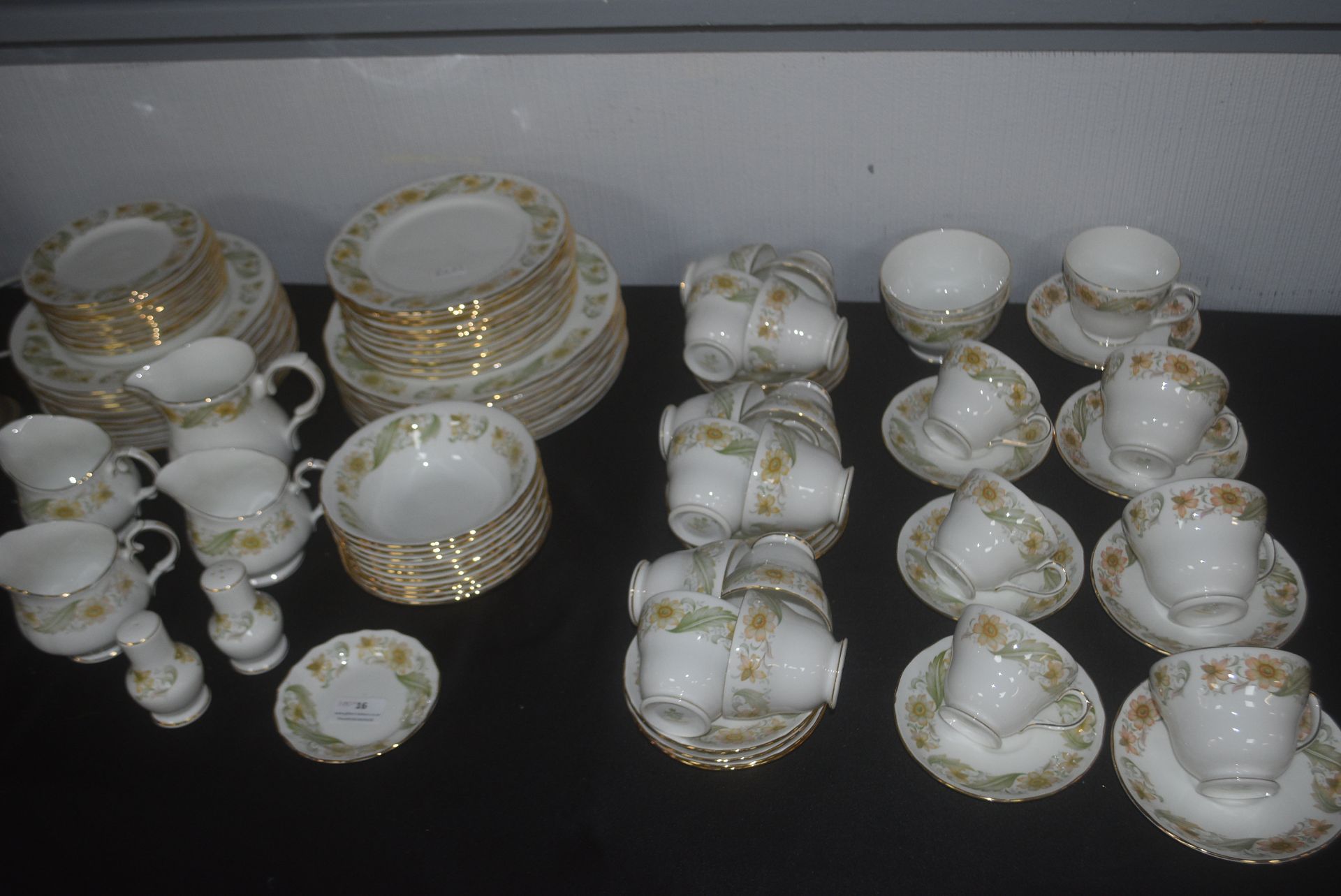 Duchess Green Sleeves Pattern Dinner Service 100+pcs