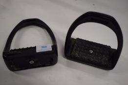 Black Plastic Stirrups