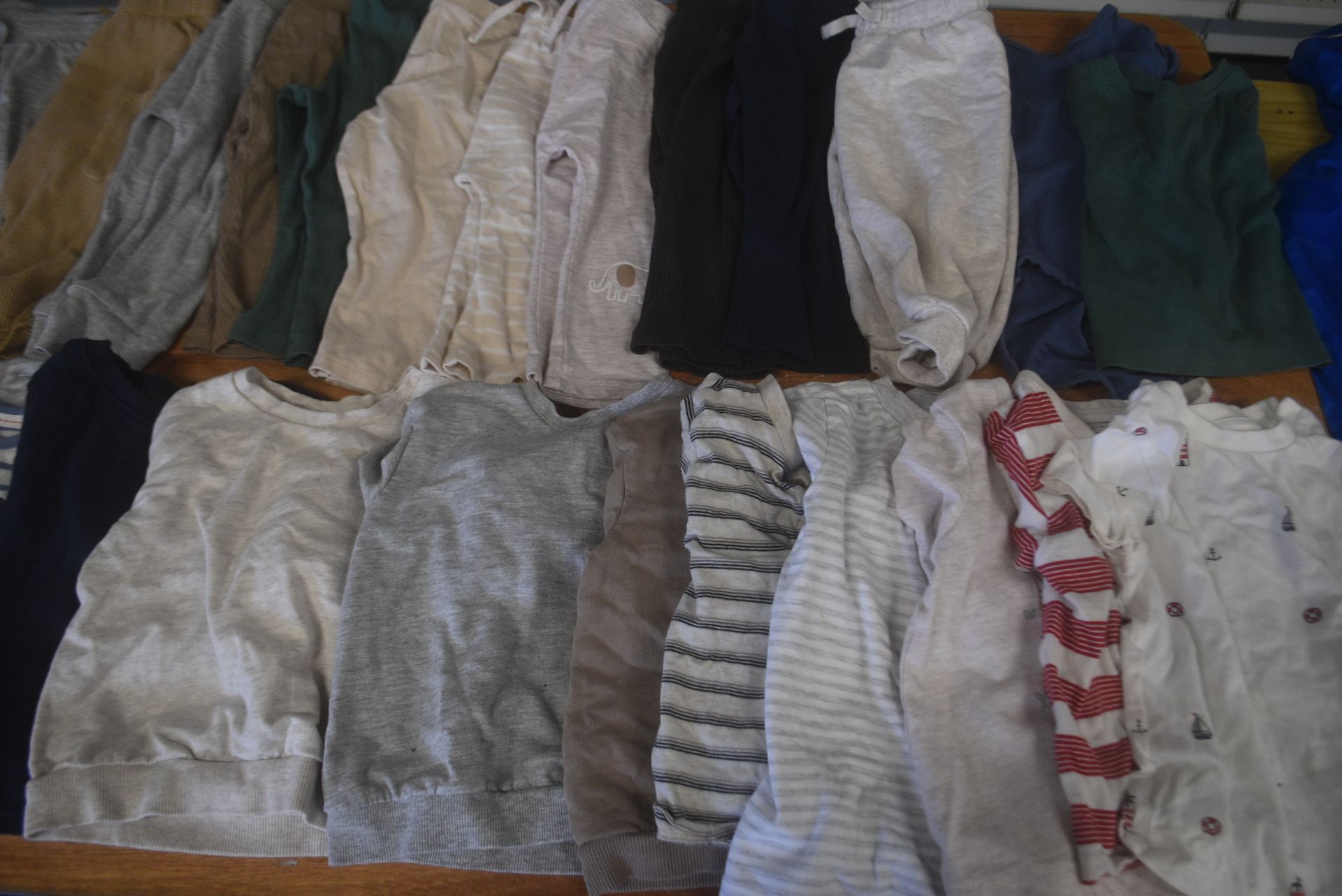 Quantity of 9-12 Month Old Clothing Including Trousers, T-Shirts, Jumpers, etc. George, F&F, H&M, - Image 4 of 4