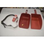 Cushion Web Aerborn Anti-Cribbing Collar in Black with 2x Red Plastic Food Scoops