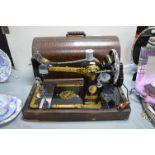 Vintage 1930's Singer Portable Manual Sewing Machine with Case
