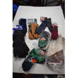 10x Pairs of Various Junior Gloves