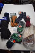 10x Pairs of Various Junior Gloves
