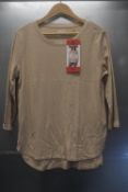*Kirkland Lady’s Beige 3/4 Sleeve Top Size: M