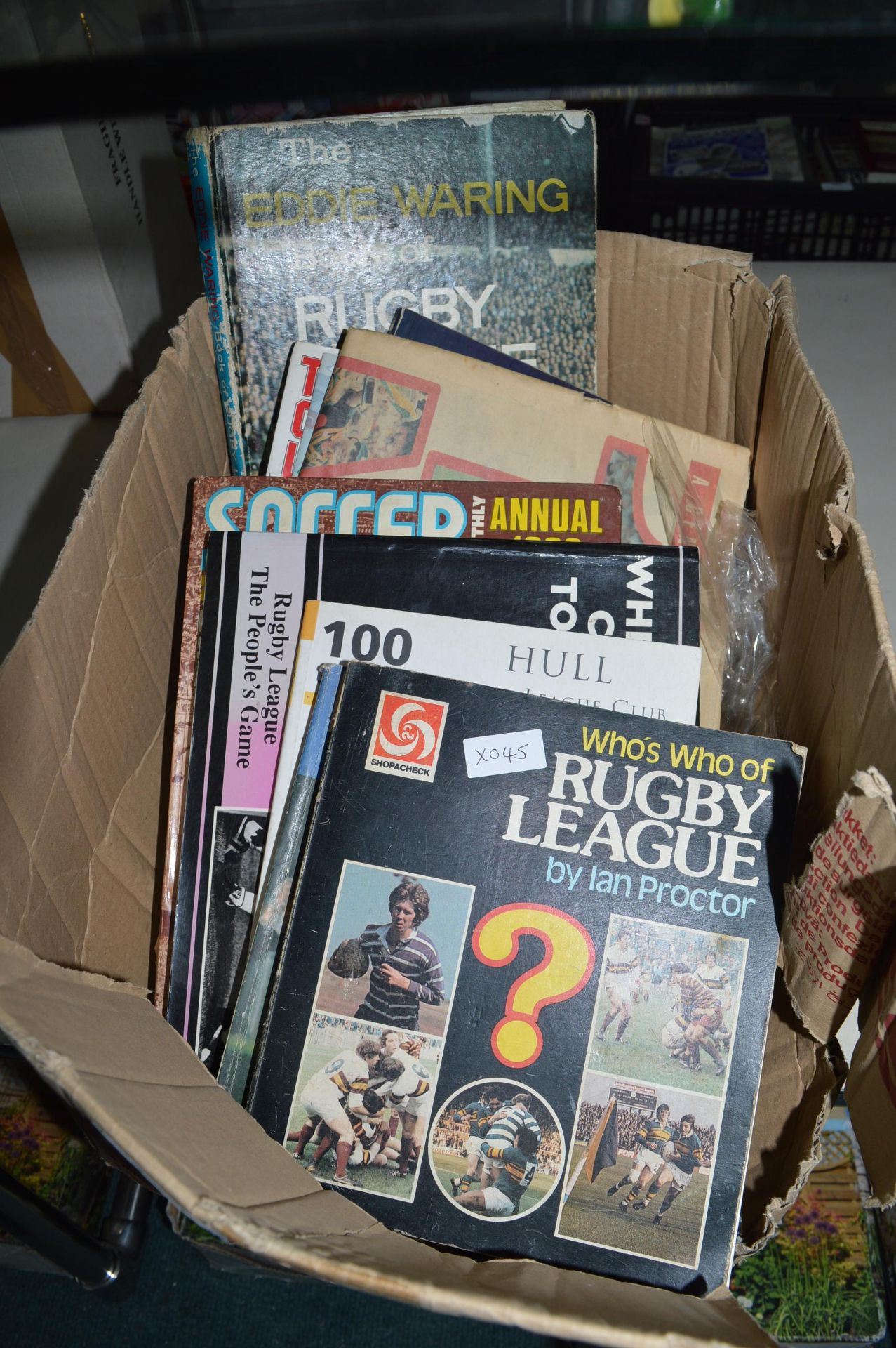 Football & Rugby Annuals and Books