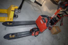 *Linde MT12 Battery Powered Pallet Truck - Includes Charger