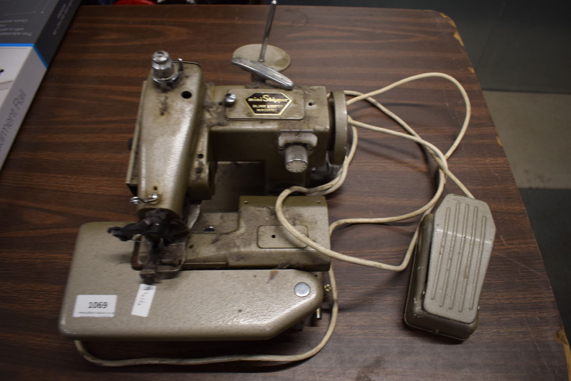 *Mini Skipper Blind Stitch Machine with 240v Motor and Pedal
