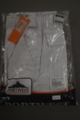 Port West Stretch Combat Trousers in White Size: 36x31