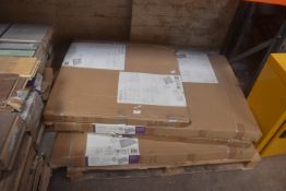 *Pallet Containing 4x Assorted Shower Trays
