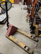 *Pallet Truck