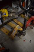 *2.5-ton Pallet Truck
