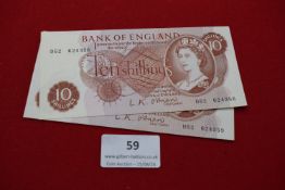 Bank of England ten shilling notes (2). Elizabeth II portrait type, consecutive serial numbers.