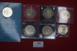 Group of commemorative crowns and medallions, largely relating to the British Royal Family,