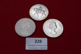 Group of British crowns comprising 1977 Silver Jubilee crown, 1965 Churchill crown and 1953