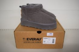*EVERAU Heron Grey Fashion Boots Size: 4, RRP: £95