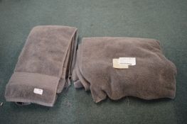 *2x Grey Bath Sheets