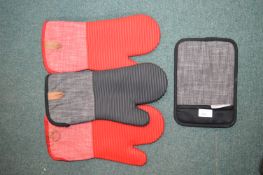 *4x Kitchen Aid Oven Gloves