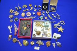 Vintage Costume Jewellery, Brooches, etc.