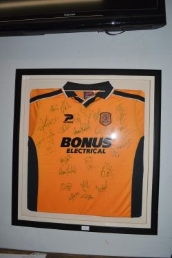 8825 - Modern and Traditional Furnishings, Small Collectables and Household Effects