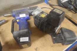 *Cordless Rivet Gun with 2x Batteries and Charger