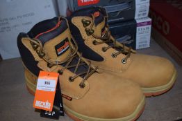 *Pair of Scruffs Work Boots Size: 8