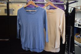 *2x Kirkland 3/4 Sleeve T-Shirts Size: M (1x blue, 1x beige)