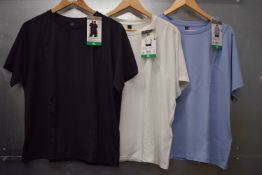 *3x Mondetta T-Shirts Size: XL (1x black, 1x white, 1x baby blue)