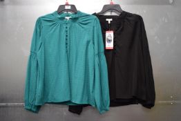 *2x Ella Moss Long Sleeve Textured Blouses with Button Detail Size: M (1x green, 1x black)