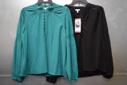 *2x Ella Moss Long Sleeve Textured Blouses with Button Detail Size: M (1x green, 1x black)