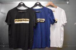 *3x Champion Motif T-Shirts Size: M (1x navy, 1x black, 1x white)