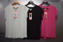 *3x Three Dots V-Neck Cap Sleeve Tops Size: M (1x mint, 1x black, 1x mulberry)