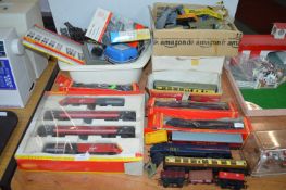 Hornby Dublo Trainset plus Assorted Carriages and Accessories