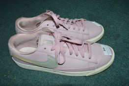 Nike Sneakers Size: 9