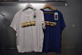*2x Champion Motif T-Shirts Size: XL (1x navy, 1x white)