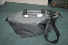IT Luggage Holdall