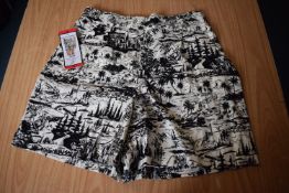 *Hilary Radley Linen Black & Cream Print Shorts Size: M