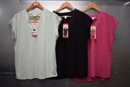 *3x Three Dots V-Neck Cap Sleeve Tops Size: M (1x mint, 1x black, 1x mulberry)