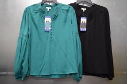 *2x Ella Moss Long Sleeve Textured Blouses with Button Detail Size: L (1x green, 1x black)