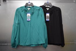 *2x Ella Moss Long Sleeve Textured Blouses with Button Detail Size: L (1x green, 1x black)