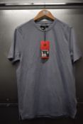 *Tahari Men’s Blue Pique Tee Size: M