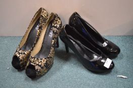 2x Pairs of High Heel Shoes Size: 10
