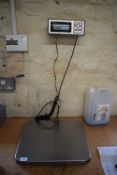 * Set of Pro Ship Digital Platform Scales to Weigh 181kg