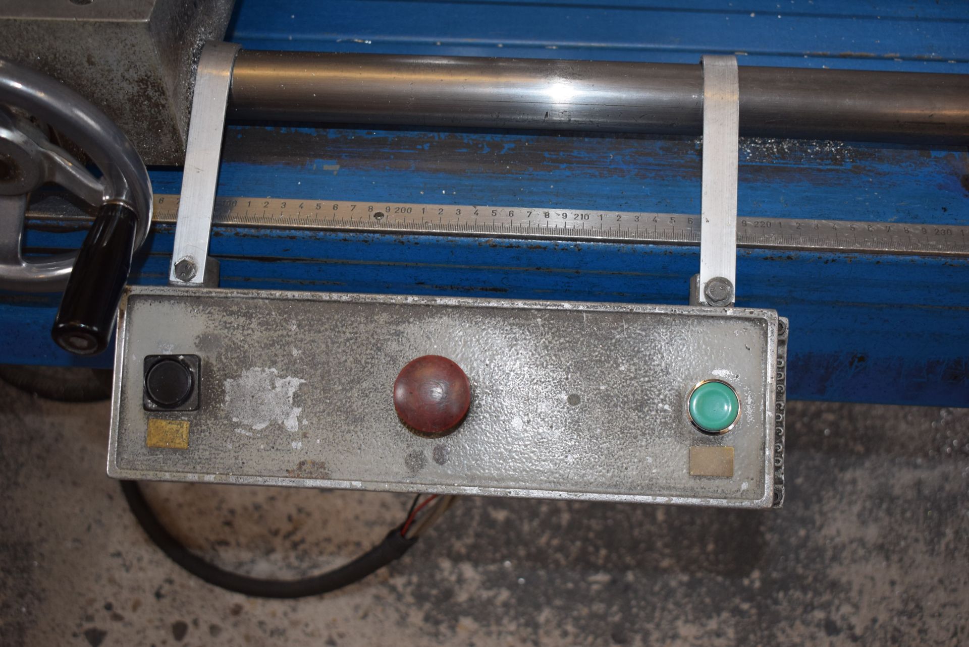 * Double Head Mitre Saw with 3.4m Bed 3-phase - Image 4 of 5