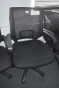 * Contemporary Style Operators Gas-Lift Chair with Mesh Back and Upholstered Seat