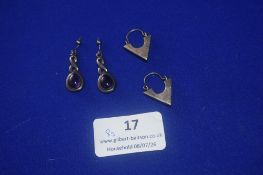 Two pairs of sterling silver earrings 8g