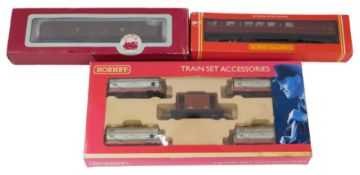 Hornby and Dapol OO gauge rolling stock, including Hornby R6290 assorted wagons, pack of 5, Hornby