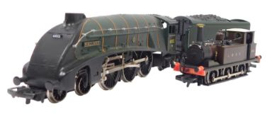 Hornby and Dapol OO gauge locomotives, including a class A4 Mallard 60022 in BR lined green, and